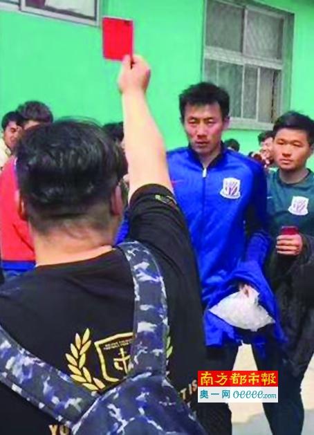 苏成峰激动的问：麦叔，那我现在这到底又是怎么回事呢？麦承兴摇了摇头，开口道：你先别急。